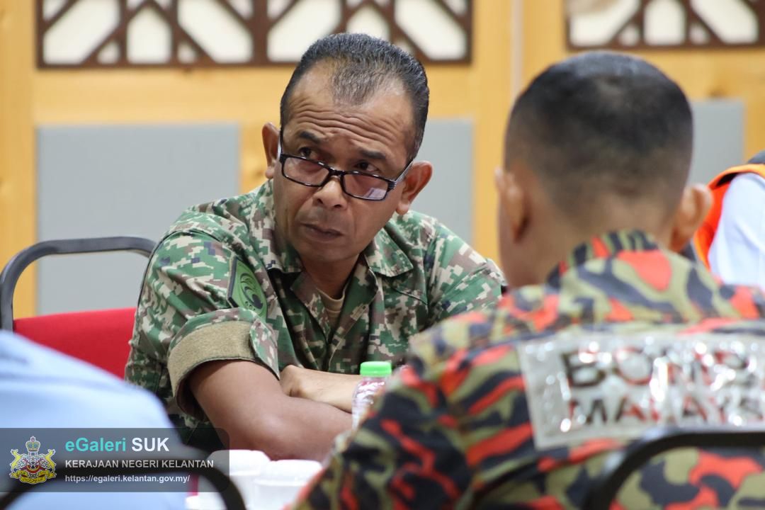 mesyuarat-operasi-banjir-dipengerusikan-ketua-pengarah-nadma-bilik-mesyuarat-pkob-suk-kelantan-12.jpg