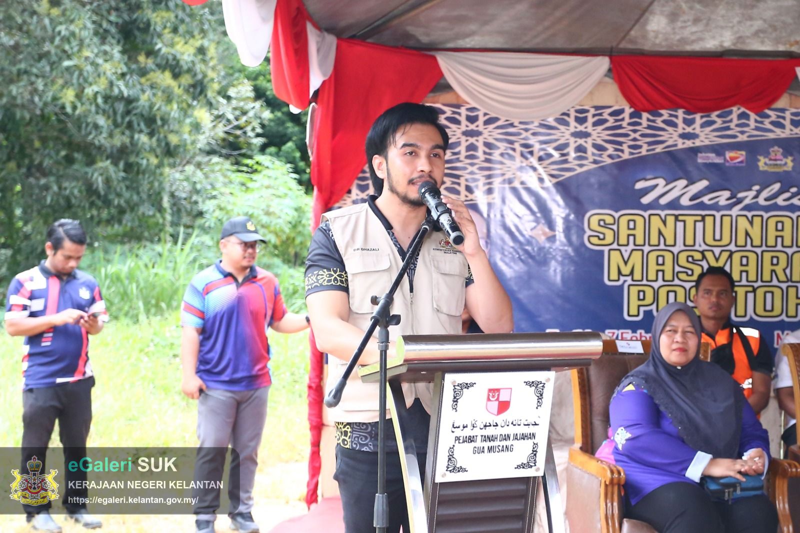 majlis-santuni-kasih-bersama-masyarakat-orang-asli-pos-tohoi-gua-musang-44.jpeg