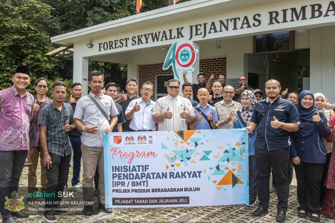 Lawatan Pembelajaran Teknologi Pembuatan Produk Berasaskan Buluh Antara Pejabat Tanah Dan Jajahan Jeli Dan Peserta Ke FRIM Kepong