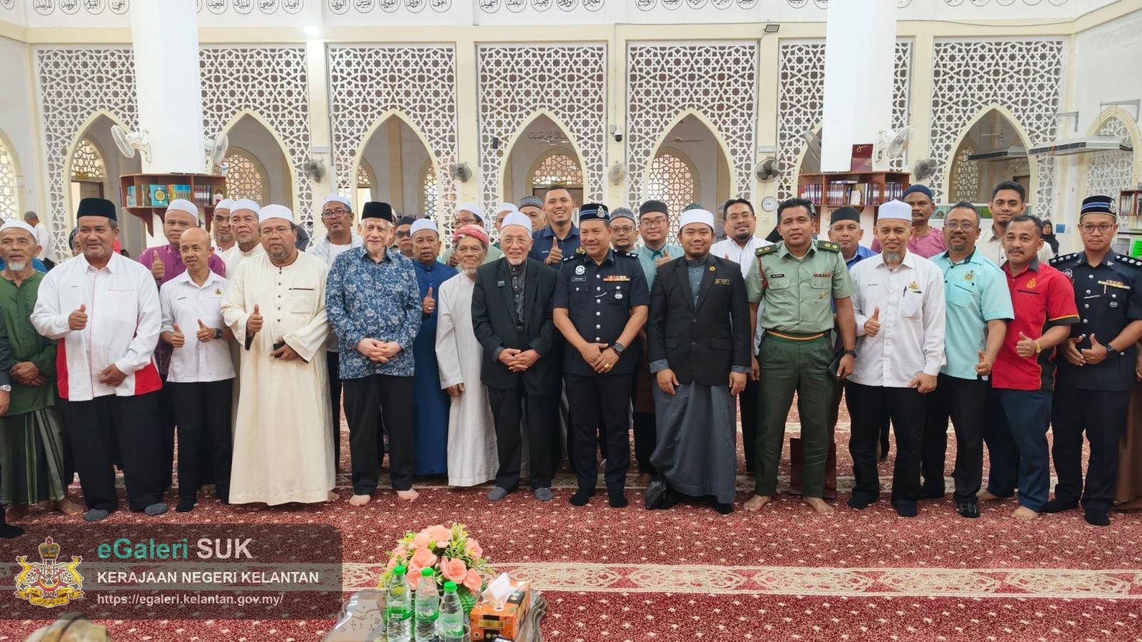 MUFTI BERSAMA MASYARAKAT