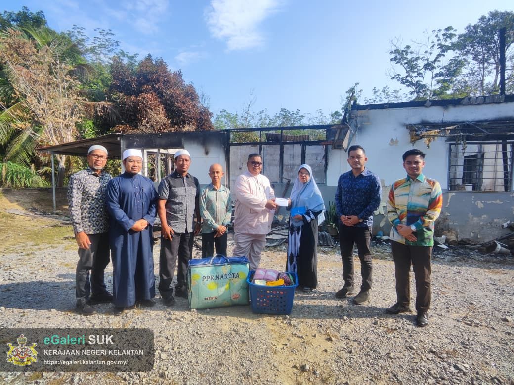 Penyampaian Bantuan Kepada Mangsa Kebakaran