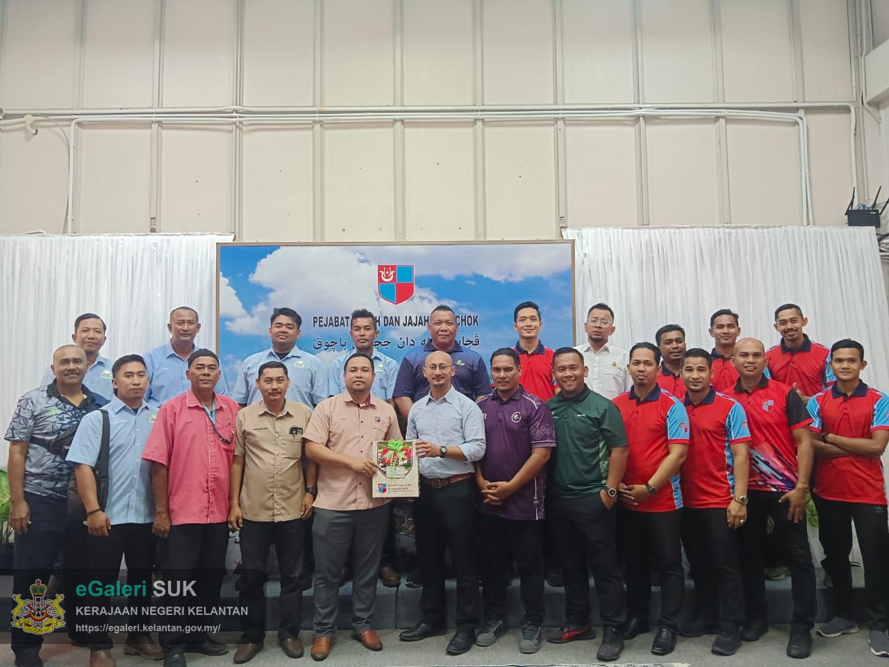 KURSUS ASAS PENANAMAN POKOK HIASAN DAN PENANAMAN POKOK MANGGA