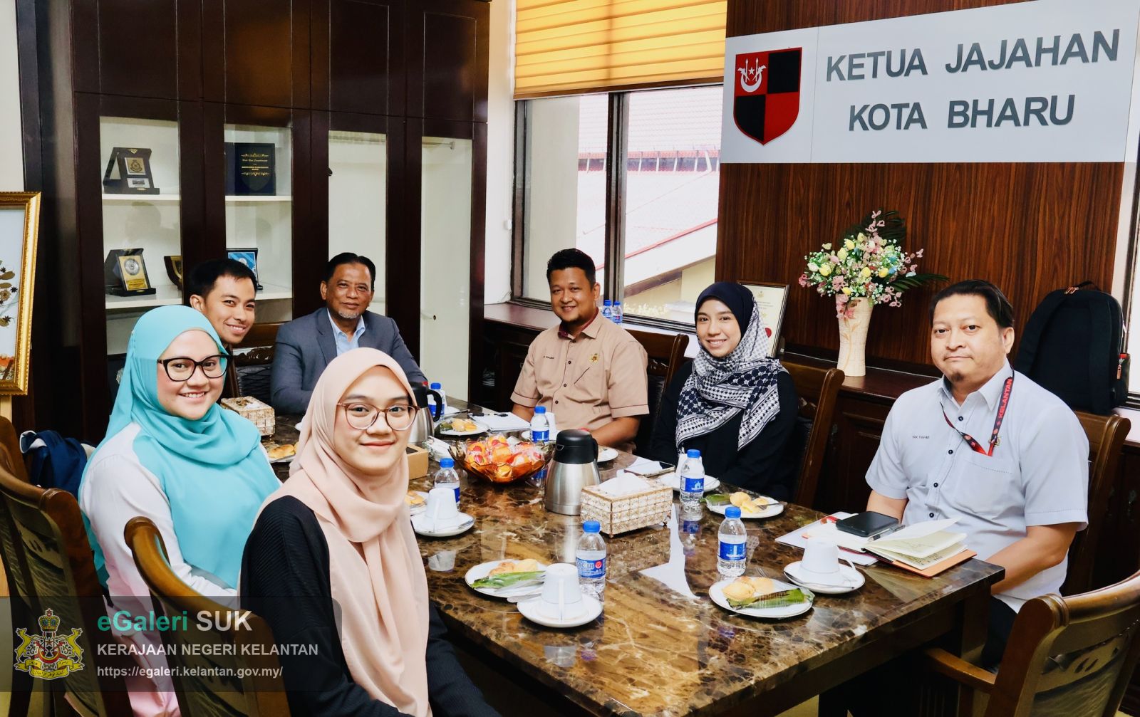 MAJLIS KUNJUNGAN HORMAT YAYASAN PETRONAS BERSAMA KETUA JAJAHAN