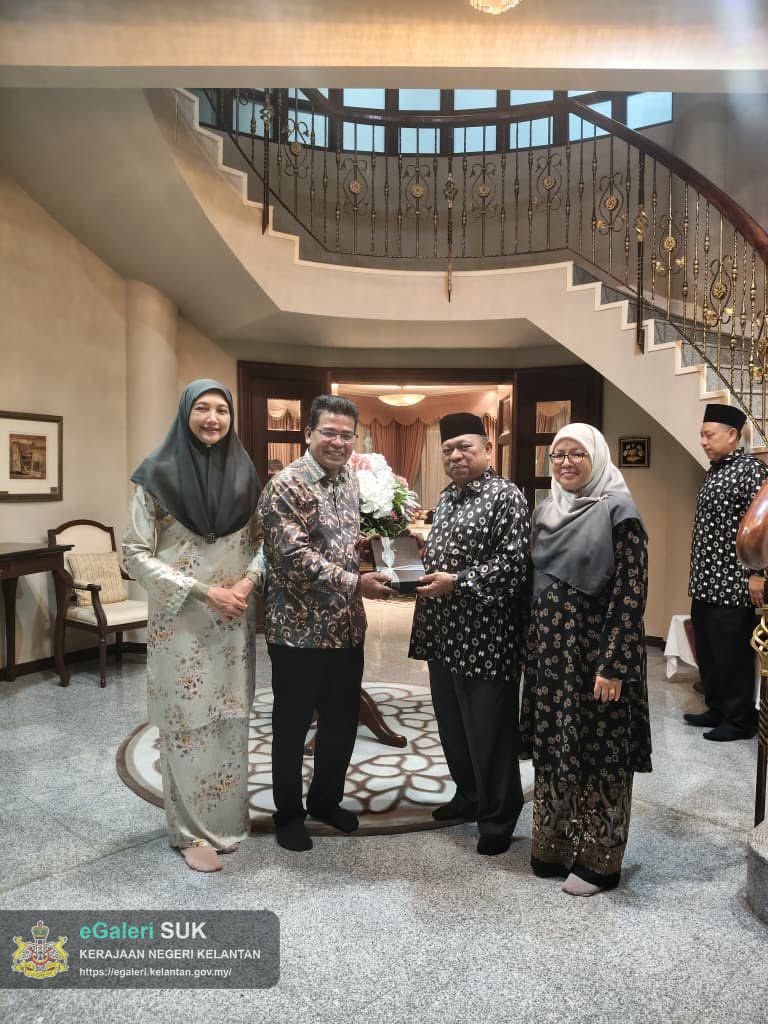 MAKAN MALAM DELEGASI JABATAN KEHAKIMAN SYARIAH NEGERI KELANTAN BERSAMA TUAN YANG TERUTAMA PESURUHJAYA TINGGI MALAYSIA DI BRUNEI DARUSSALAM