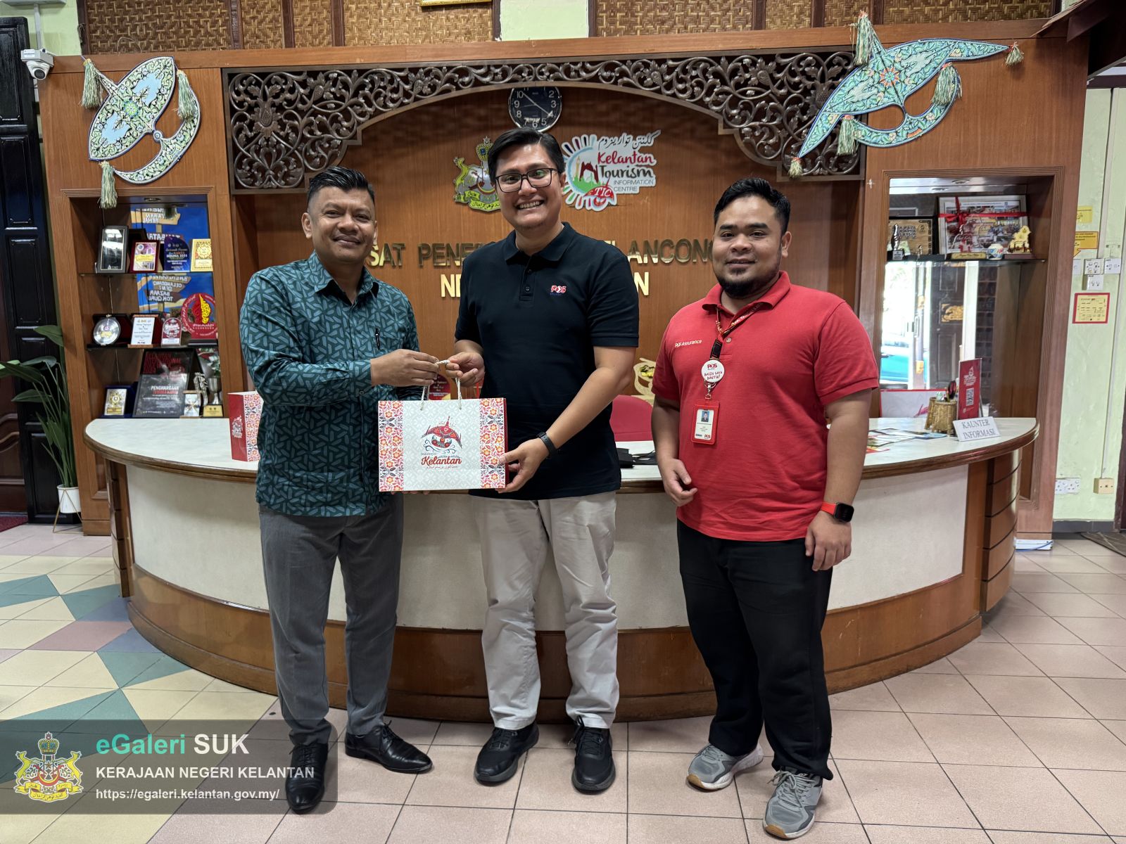KUNJUNGAN HORMAT WAKIL POS MALAYSIA