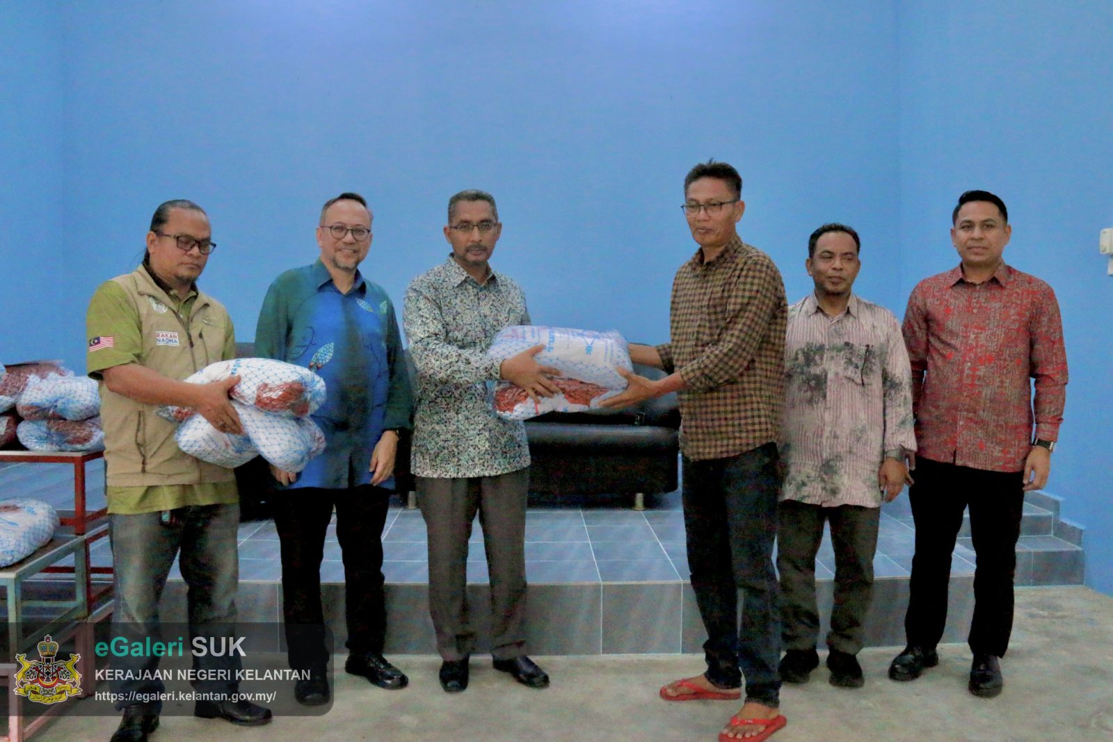 Majlis Penyerahan Pukat dan Lawatan Tapak Projek Pemerkasaan Ekonomi Nelayan B40 di Penempatan Semula Nelayan Tok Bali