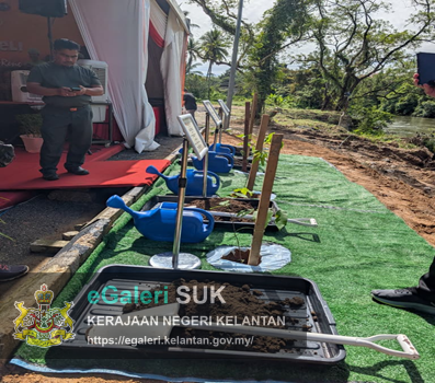 PRROGRAM PENANAMAN DI SEKITAR GUNUNG RENG
