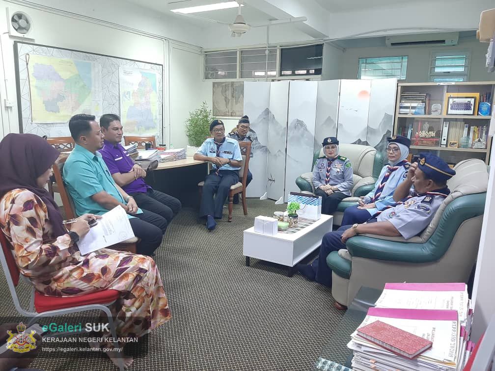 Sesi perbincangan Tn TKJ bersama Datin Pesuruhjaya Pengakap Negeri Kelantan dan Persatuan Pengakap Daerah Pasir Puteh