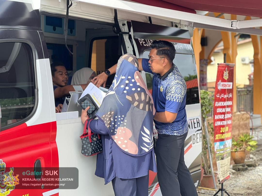 Kutipan Cukai Tanah Luar Pejabat