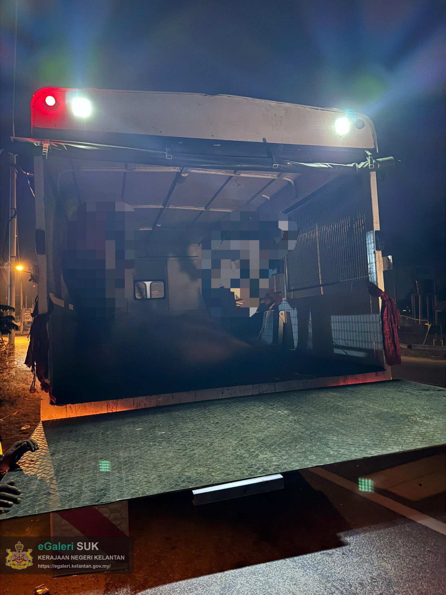 OPERASI TANGKAPAN HAIWAN RAYAU