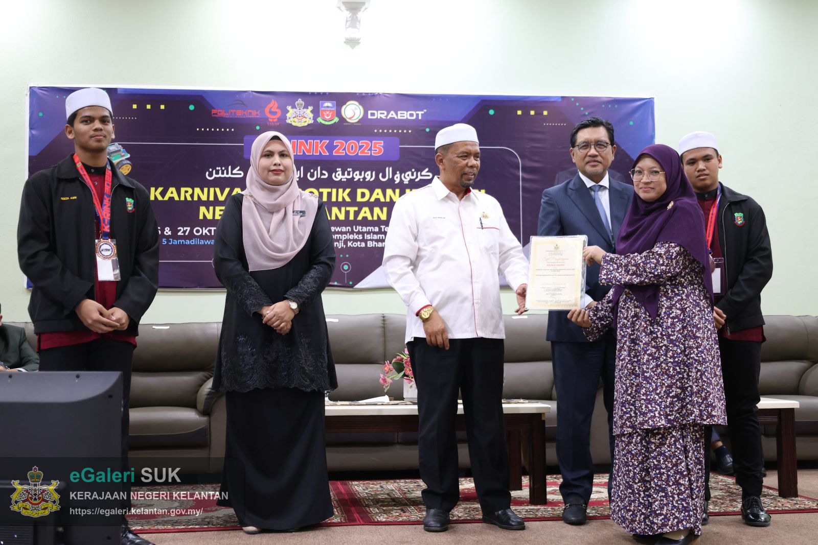 majlis-perasmian-karnival-robotik-dan-inovasi-kelantan-tahun-2025-(krink-2025)-27.JPG