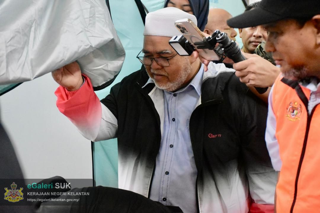 lawatan-yab-menteri-besar-kelantan-ke-pps-sk-dalam-rhu-pasir-puteh-12.jpg