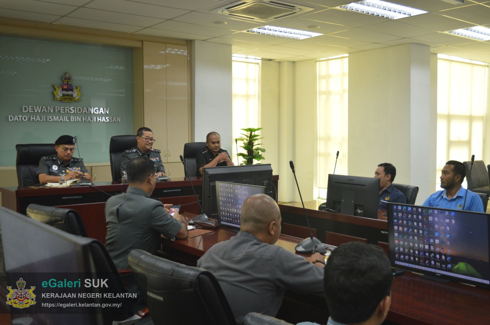 kunjungan-hormat-pengarah-ssm-ke-majlis-daerah-gua-musang-5.jpg