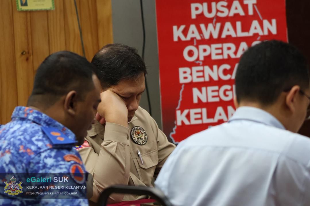 mesyuarat-operasi-banjir-dipengerusikan-ketua-pengarah-nadma-bilik-mesyuarat-pkob-suk-kelantan-16.jpg