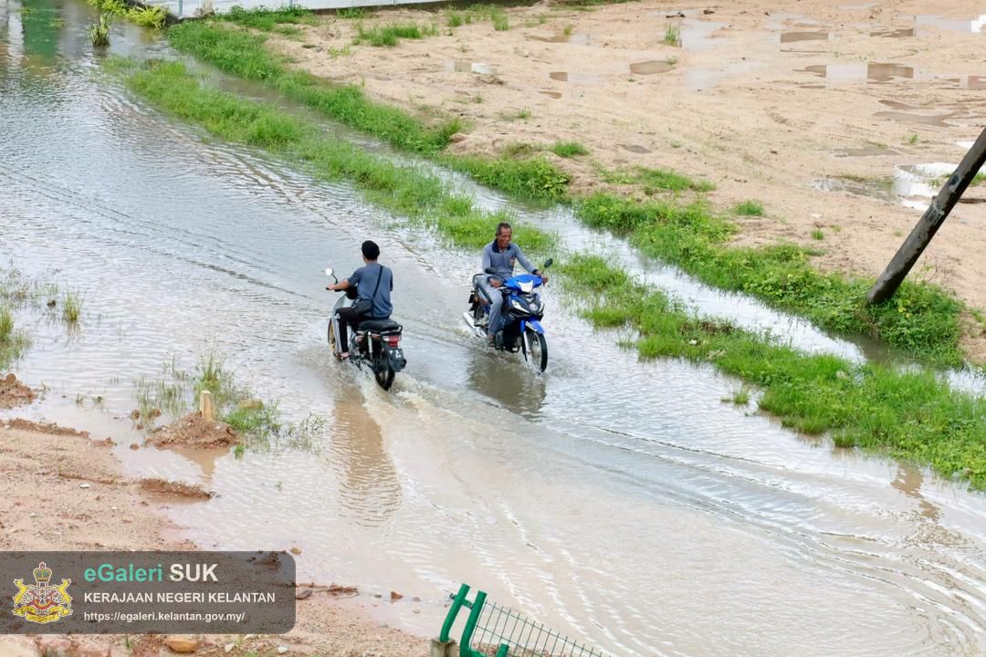 tinjauan-kawasan-banjir-berkaitan-projek-ecrl-di-bukit-abal-25.jpg