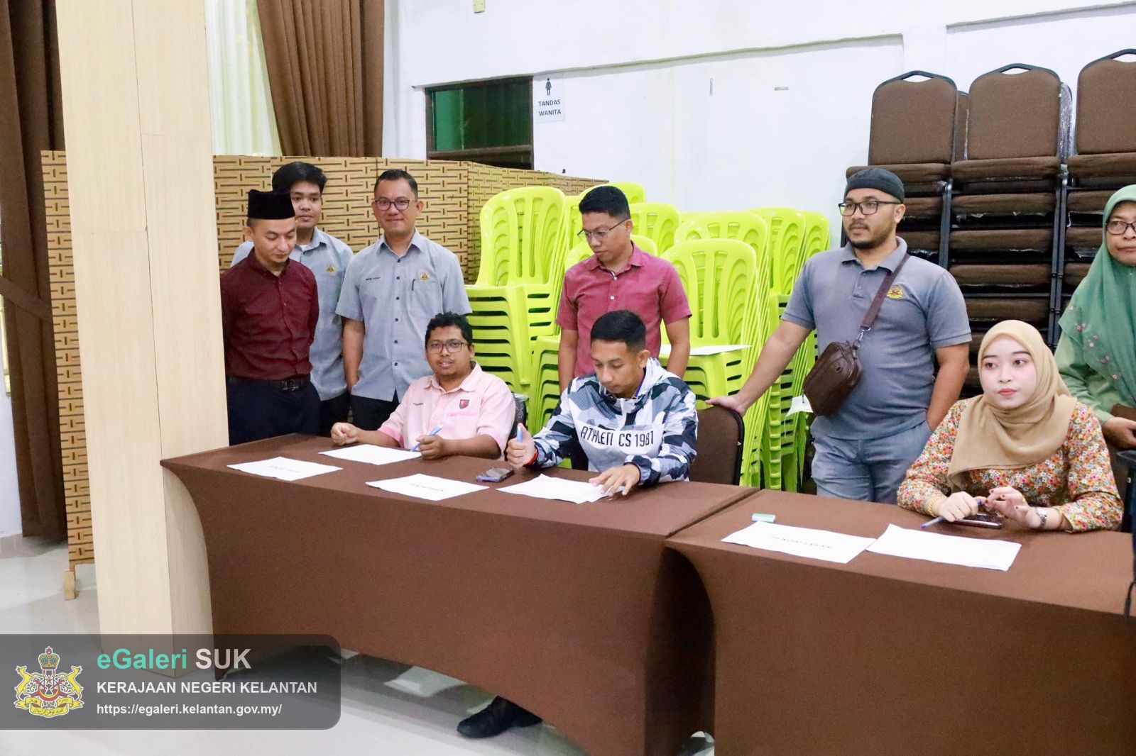 majlis-watikah-pelantikan-penghulu-jajahan-pasir-puteh-2025-yang-disampaikan-oleh-yabrs-en-mohd-roshdi-bin-ismail-tuan-ketua-jajahan-pasir-puteh-8.jpeg