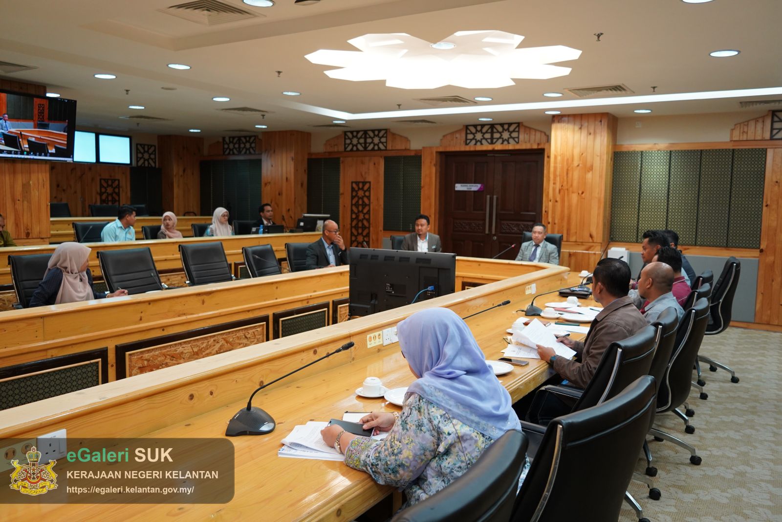 mesyuarat-khas-hala-tuju-pembangunan-sistem-maklumat-geografi-(gis)-negeri-kelantan-bil.1/2025-5.JPG