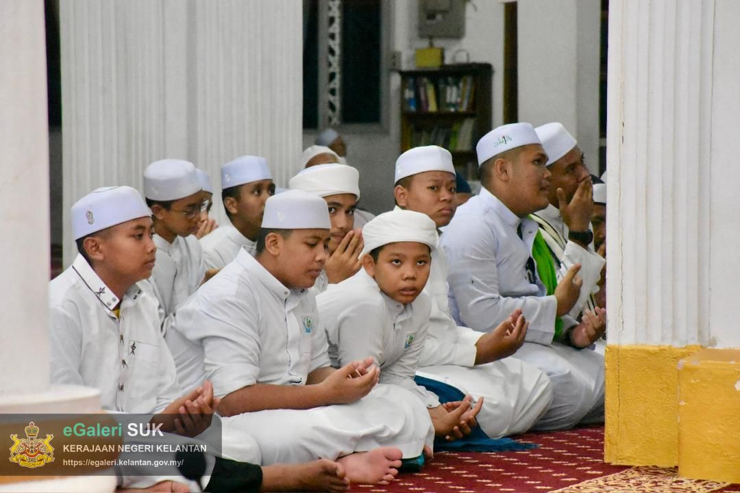 majlis-solat-hajat-dan-doa-selamat-sempena-perayaan-ulang-tahun-ke56-kdymm-sultan-muhammad-v-tahun-2025-15.jpg