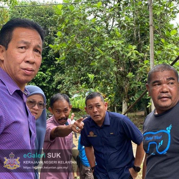 lawatan-icu-jpm-dan-bahagian-bencana-suk-negeri-kelantan-ke-jambatan-kg-chatel,-kuala-krai-3.jpg