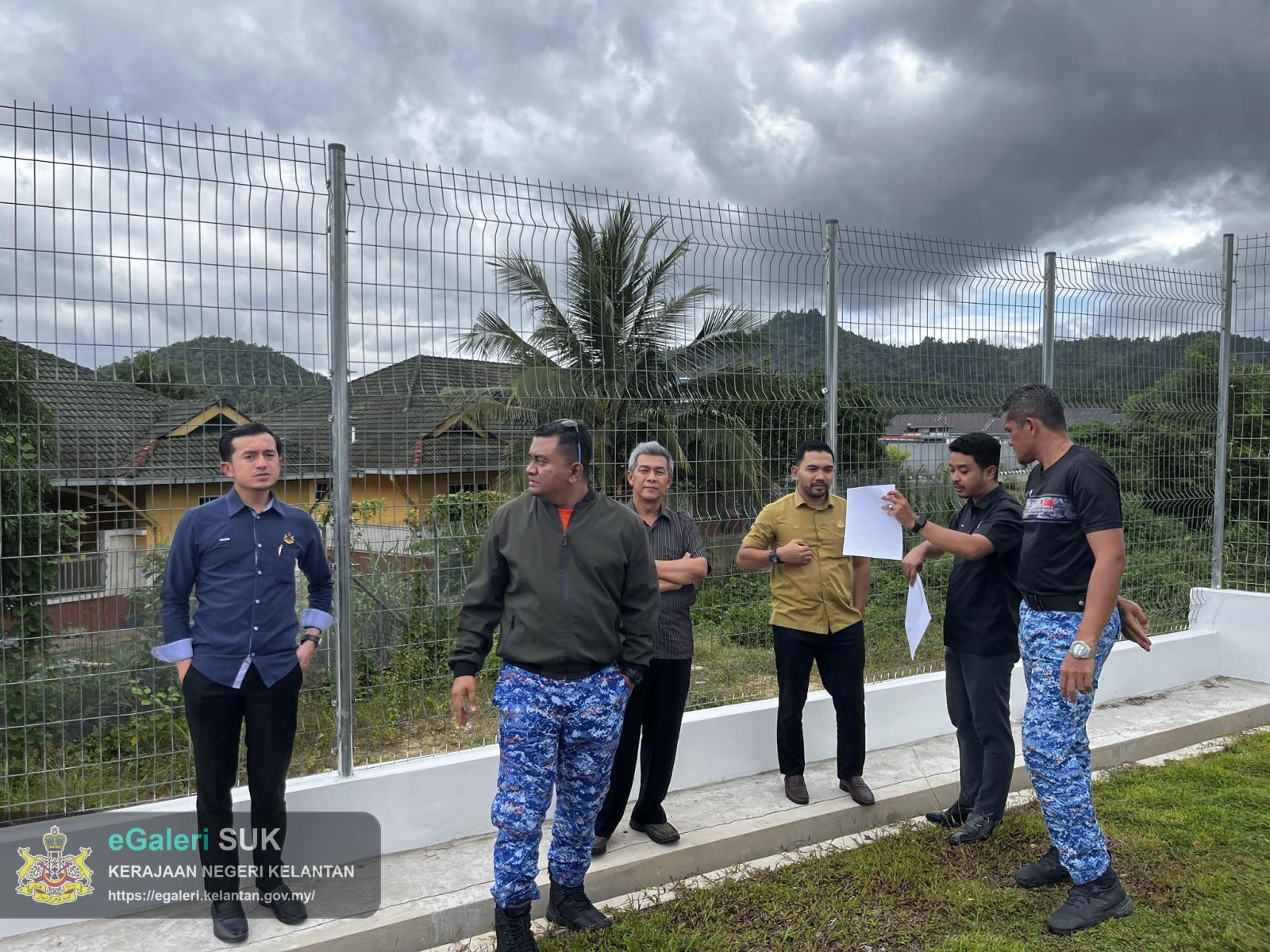lawatan-pengarah-bahagian-bencana-negeri-kelantan-ke-tapak-cadangan-pusat-pemindahan-sementara-(pps)-kekal-daerah-kuala-krai-6.jpg