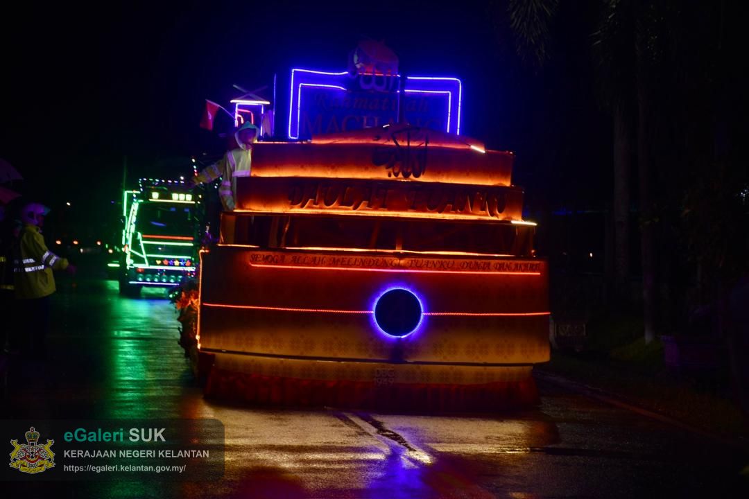 perarakan-kereta-berhias-jajahan-pasir-puteh-38.jpg