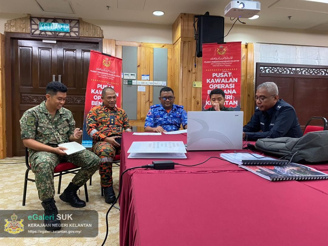 mesyuarat-atas-talian-bersama-ketua-setiausaha-negara-isu:-tindakan-&-kesiapsiagaan-banjir-2.jpg