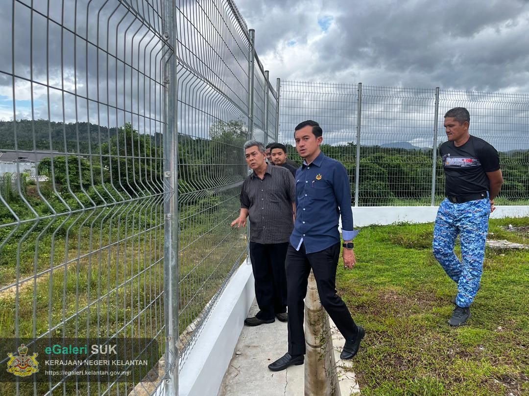 lawatan-pengarah-bahagian-bencana-negeri-kelantan-ke-tapak-cadangan-pusat-pemindahan-sementara-(pps)-kekal-daerah-kuala-krai-3.jpg