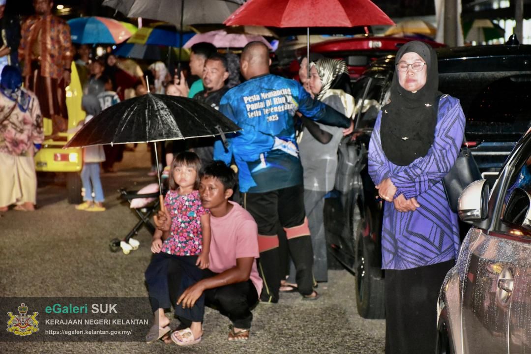 perarakan-kereta-berhias-jajahan-pasir-puteh-23.jpg