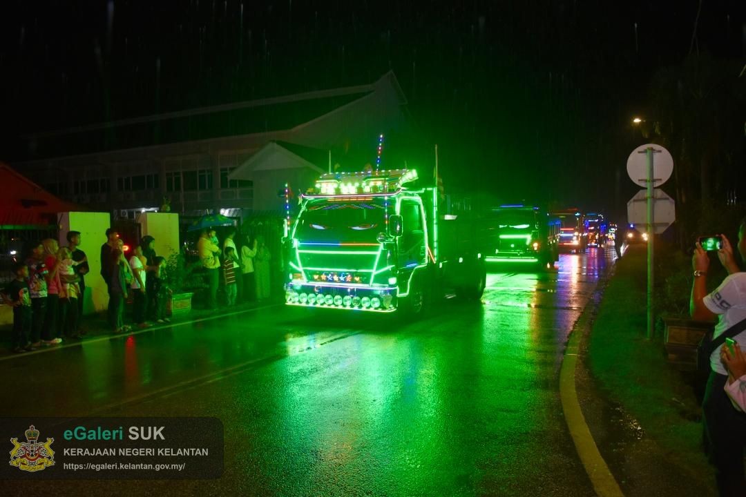 perarakan-kereta-berhias-jajahan-pasir-puteh-41.jpg