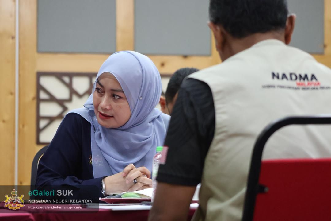 mesyuarat-operasi-banjir-dipengerusikan-ketua-pengarah-nadma-bilik-mesyuarat-pkob-suk-kelantan-6.jpg