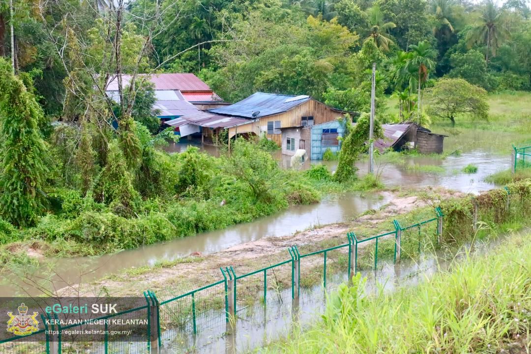 tinjauan-kawasan-banjir-berkaitan-projek-ecrl-di-bukit-abal-5.jpg