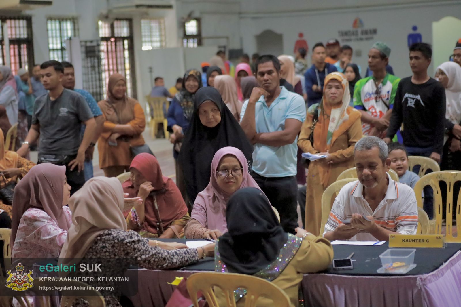 program-agihan-bantuan-wang-ihsan-bwi-kepada-kir-yang-berpindah-ke-pps-disebabkan-bencana-banjir-timur-lautmtl-bagi-jajahan-pasir-putehmachang-dan-bachok-19.JPG