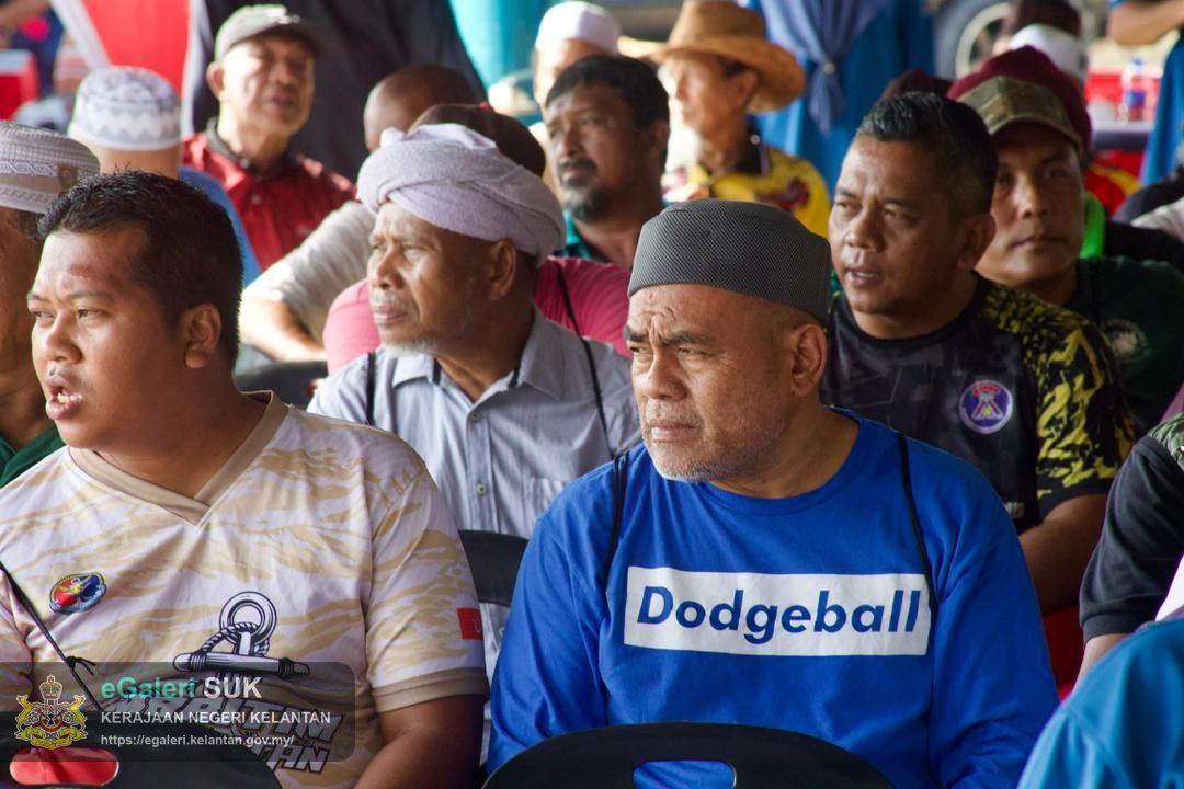 program-penanaman-pokok-bakau-di-jeti-laguna-semerak-pasir-puteh-10.jpg