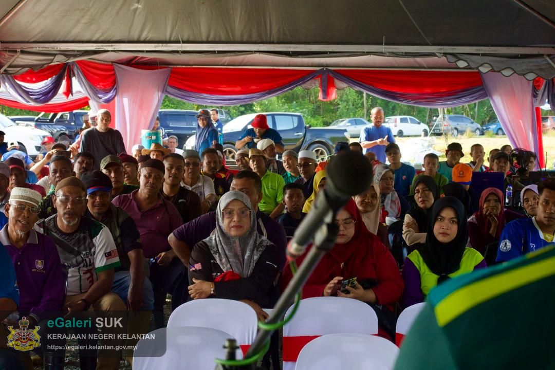 program-penanaman-pokok-bakau-di-jeti-laguna-semerak-pasir-puteh-9.jpg