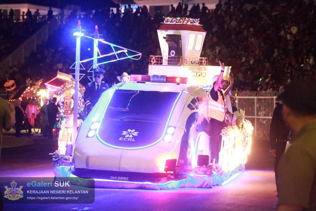 majlis-perarakan-kereta-berhias-pejabat-tanah-dan-jajahan-pasir-puteh-sempena-ulang-tahun-hari-keputeraan-kebawah-duli-yang-maha-mulia-sultan-muhammad-v-yang-ke-56-tahun-2025-23.jpg