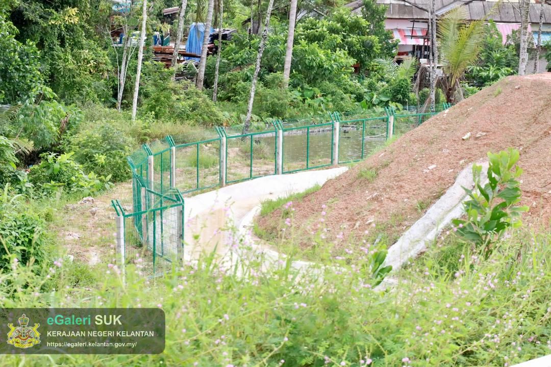 tinjauan-kawasan-banjir-berkaitan-projek-ecrl-di-bukit-abal-10.jpg