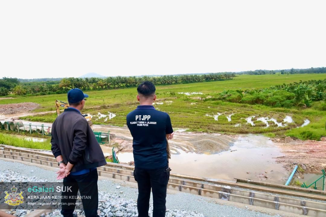 tinjauan-kawasan-banjir-berkaitan-projek-ecrl-di-bukit-abal-2.jpg