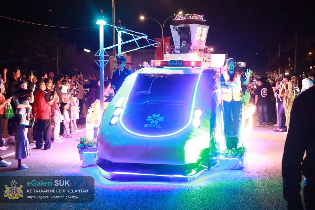 majlis-perarakan-kereta-berhias-pejabat-tanah-dan-jajahan-pasir-puteh-sempena-ulang-tahun-hari-keputeraan-kebawah-duli-yang-maha-mulia-sultan-muhammad-v-yang-ke-56-tahun-2025-49.JPG