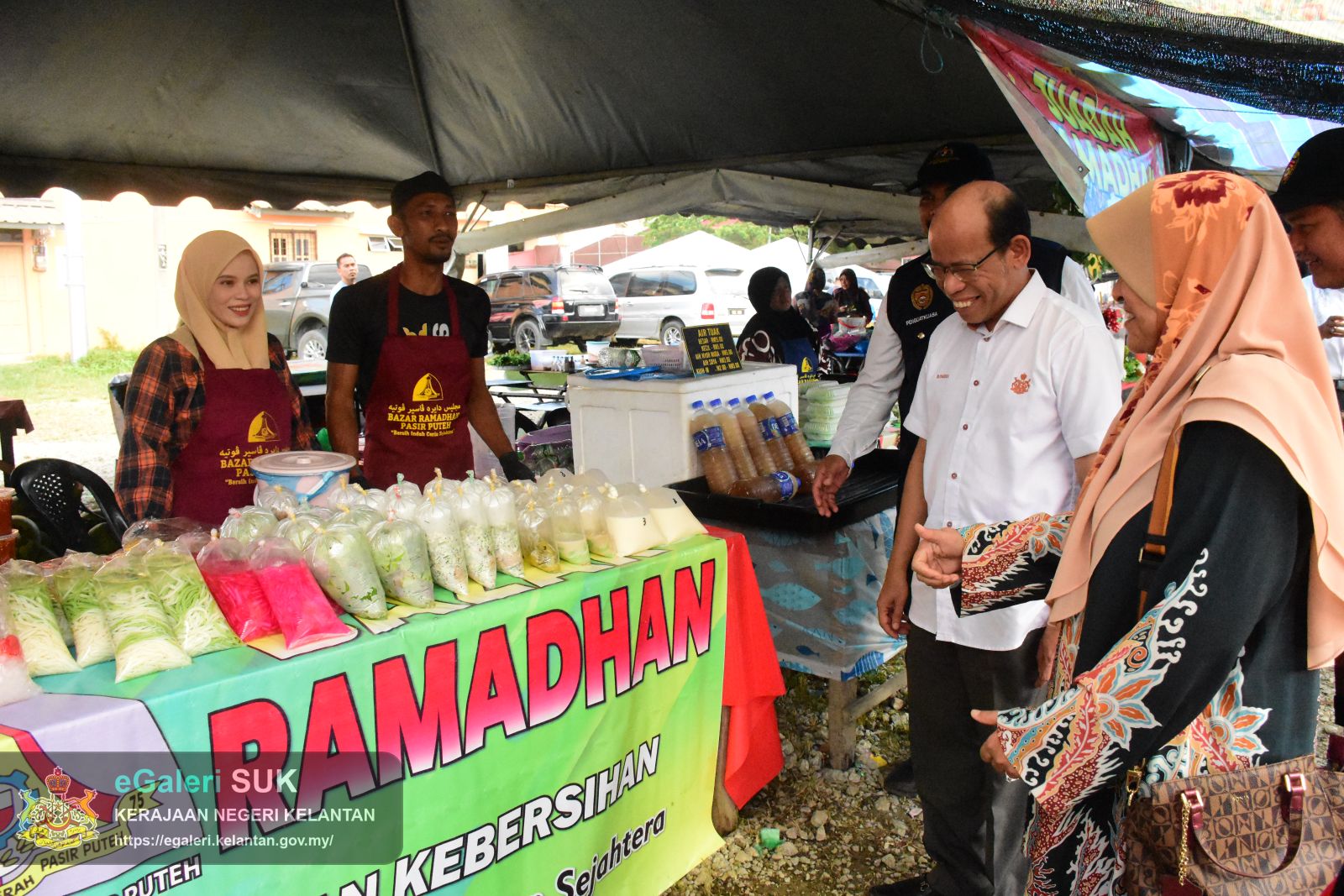 bazar-ramadan-pasir-puteh-astaka--perasmian-dan-lawatan-ke-tapak-bazar-ramadan-bagi-program-walkabout-ramadan-2025-18.JPG
