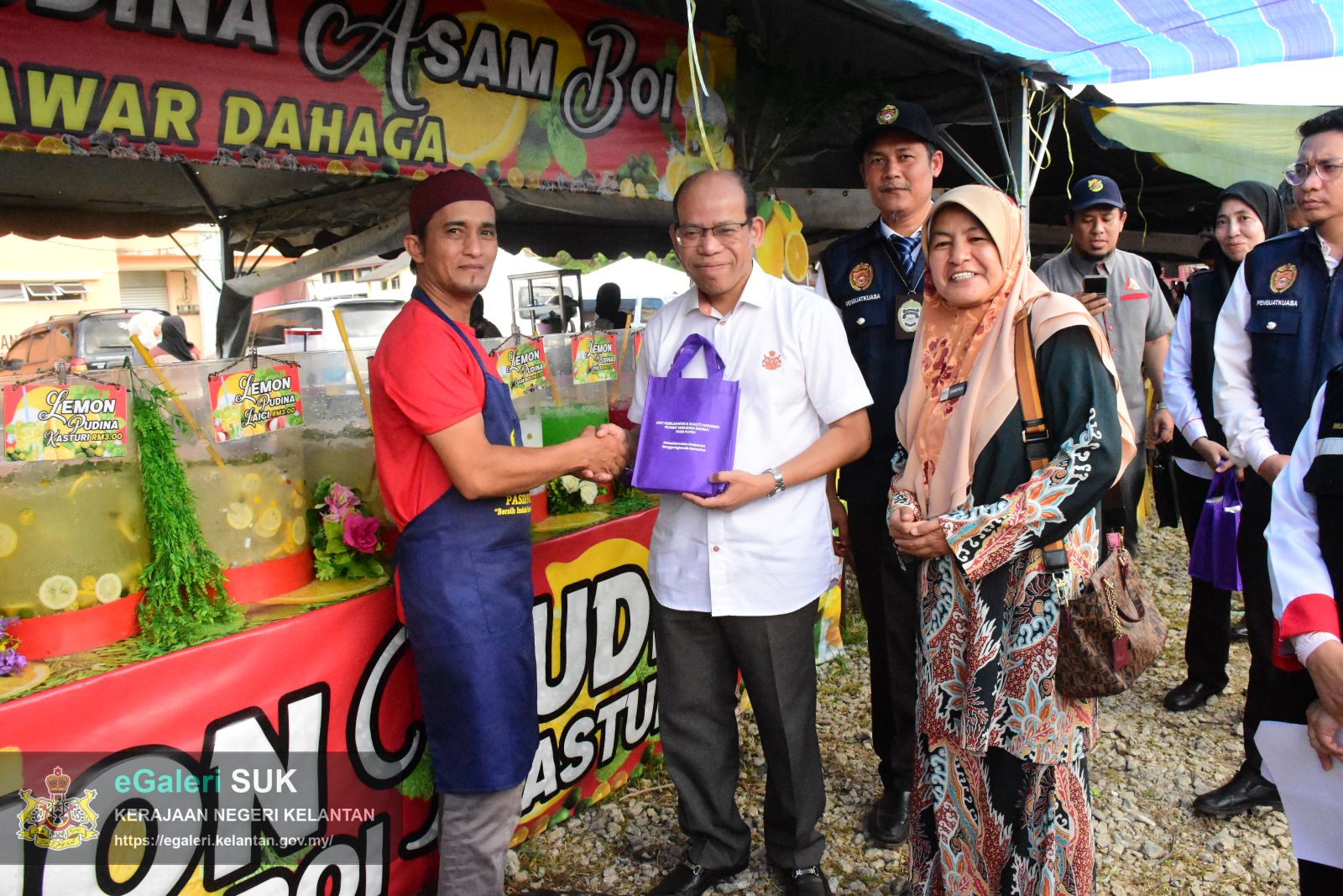 bazar-ramadan-pasir-puteh-astaka--perasmian-dan-lawatan-ke-tapak-bazar-ramadan-bagi-program-walkabout-ramadan-2025-17.JPG