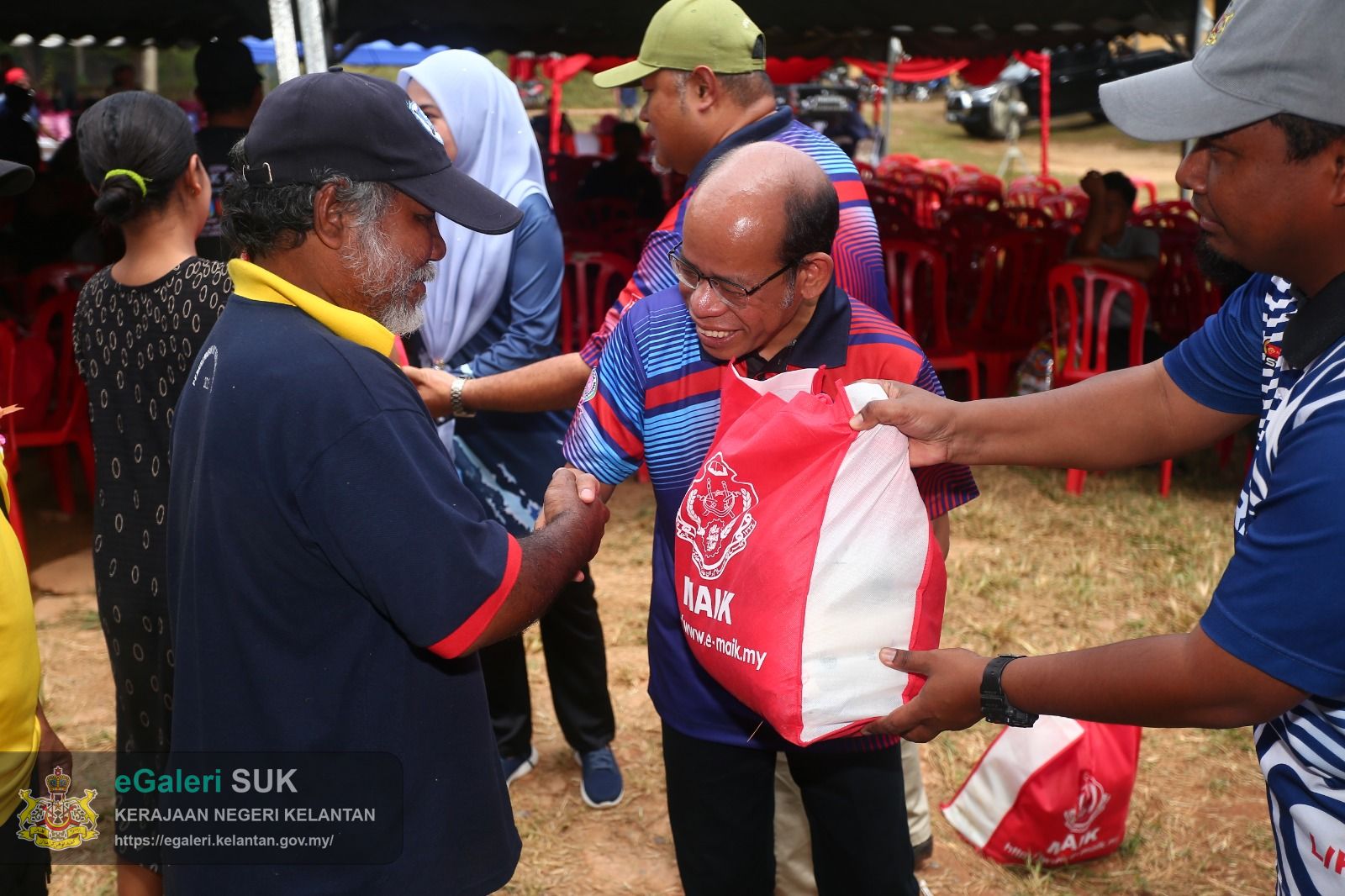 majlis-santuni-kasih-bersama-masyarakat-orang-asli-pos-tohoi-gua-musang-25.jpeg