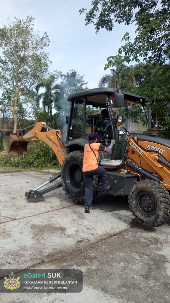 program-gotongroyong-sapu-habis--clear-port-2.jpg