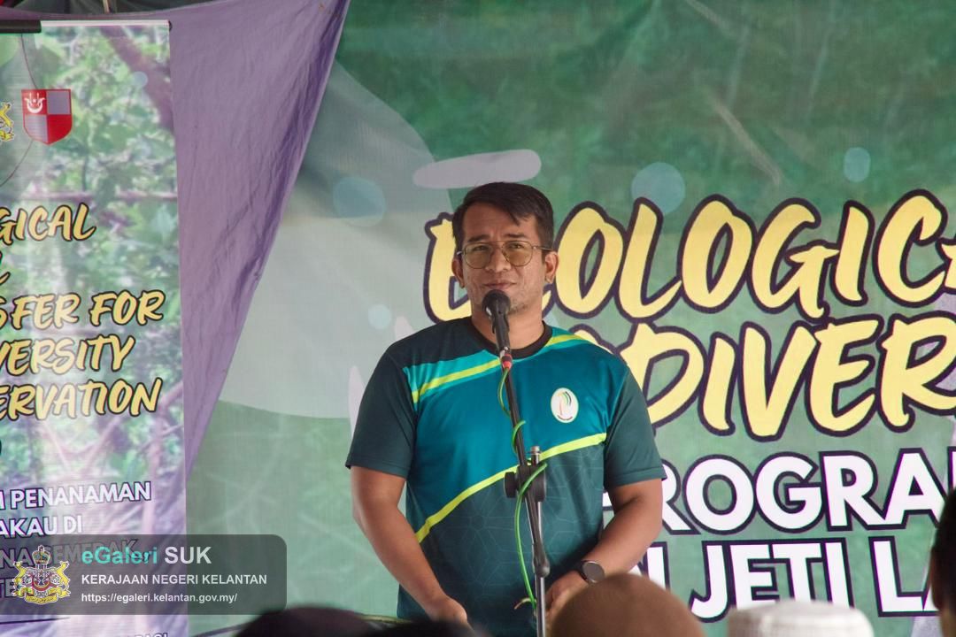 program-penanaman-pokok-bakau-di-jeti-laguna-semerak-pasir-puteh-11.jpg