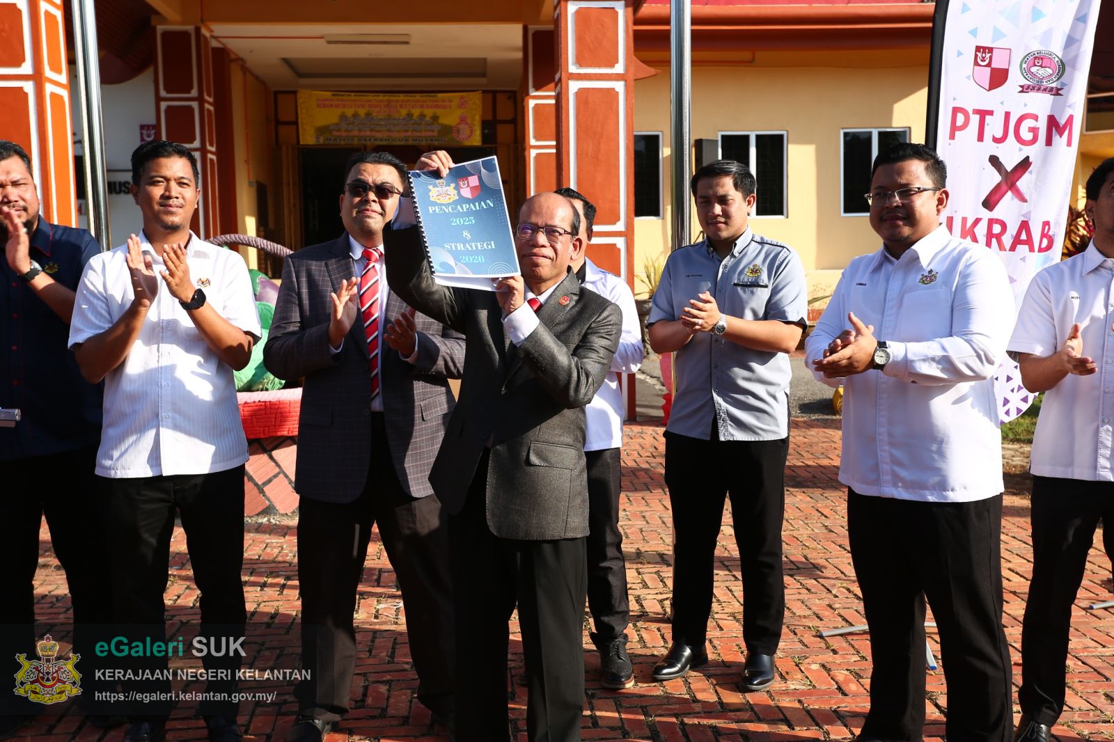 majlis-perhimpunan-bulanan-tahun-𝟐𝟎𝟐𝟔-pejabat-tanah-dan-jajahan-gua-musang-9.jpeg