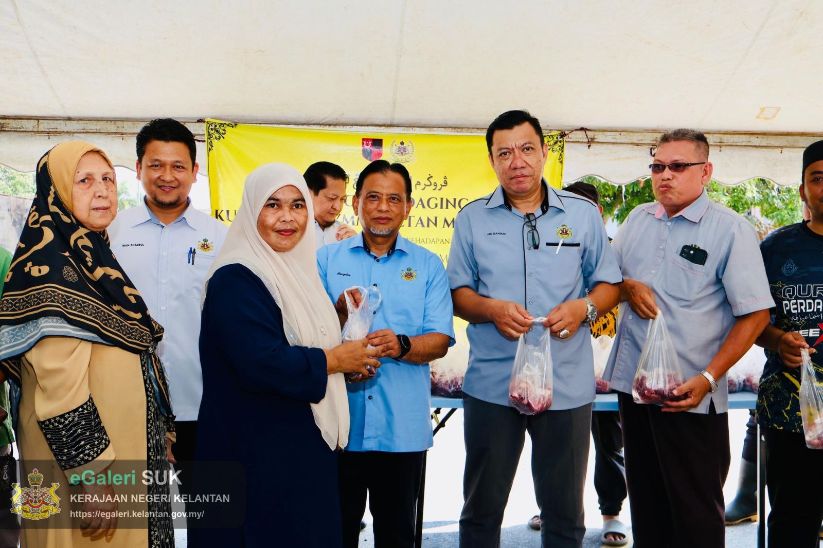 agihan-daging-lembu-kurniaan-kdymm-sultan-muhammad-v-bagi-jajahan-kota-bharu-13.jpg
