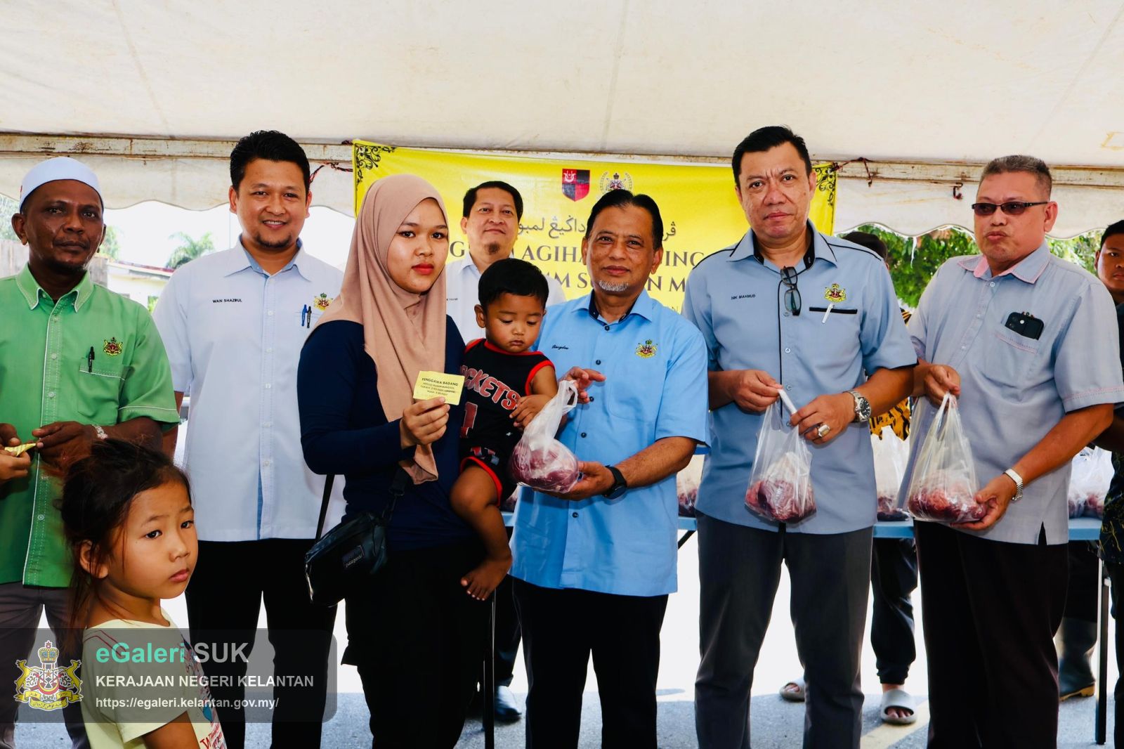 agihan-daging-lembu-kurniaan-kdymm-sultan-muhammad-v-bagi-jajahan-kota-bharu-14.jpg