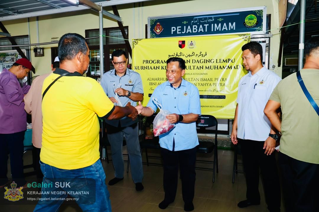 agihan-daging-lembu-kurniaan-kdymm-sultan-muhammad-v-bagi-jajahan-kota-bharu-20.jpg