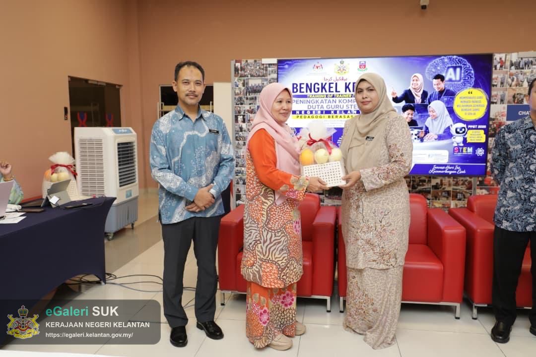 bengkel-kerja-training-of-trainer-tot-peningkatan-kompetensi-digital-duta-guru-stem-negeri-kelantan-pedagogi-berasaskan-ai-sempena-program-pembangunan-sains-dan-teknologi-ppst-tahun-2026-26.jpg