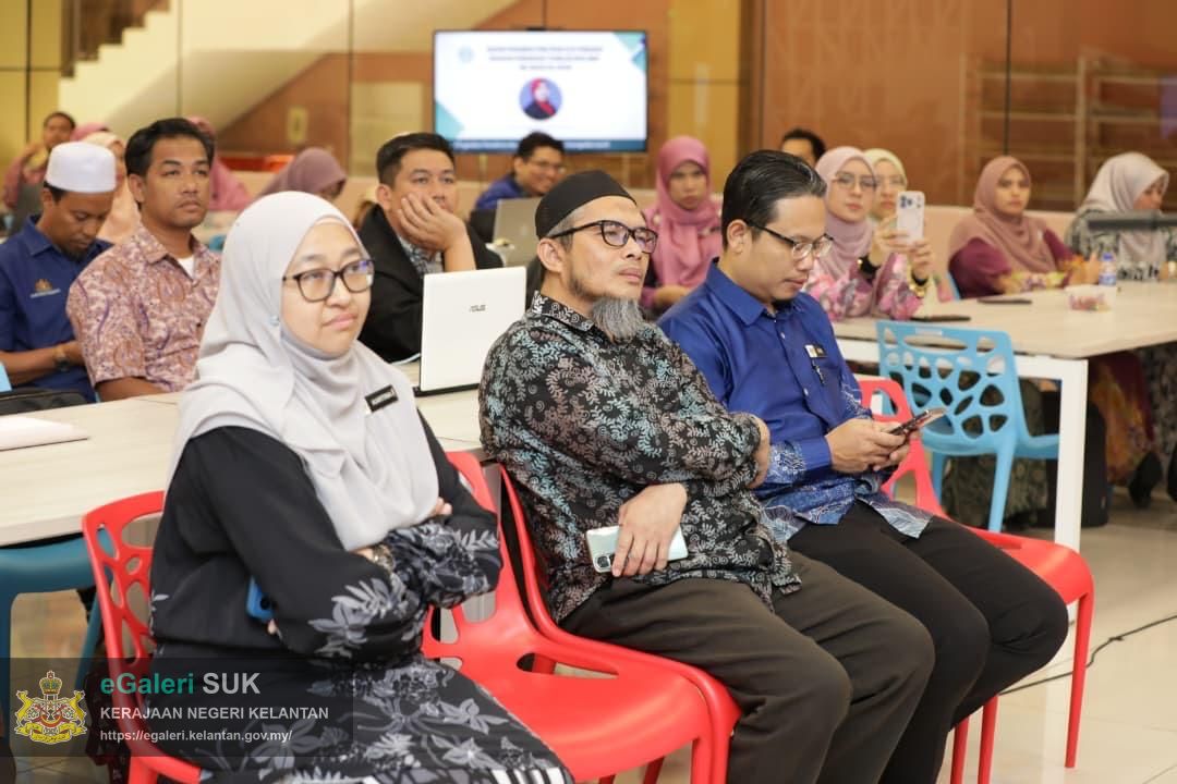 bengkel-kerja-training-of-trainer-tot-peningkatan-kompetensi-digital-duta-guru-stem-negeri-kelantan-pedagogi-berasaskan-ai-sempena-program-pembangunan-sains-dan-teknologi-ppst-tahun-2026-36.jpg