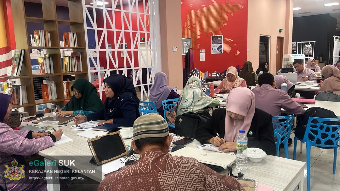 bengkel-kerja-training-of-trainer-tot-peningkatan-kompetensi-digital-duta-guru-stem-negeri-kelantan-pedagogi-berasaskan-ai-sempena-program-pembangunan-sains-dan-teknologi-ppst-tahun-2026-9.jpg